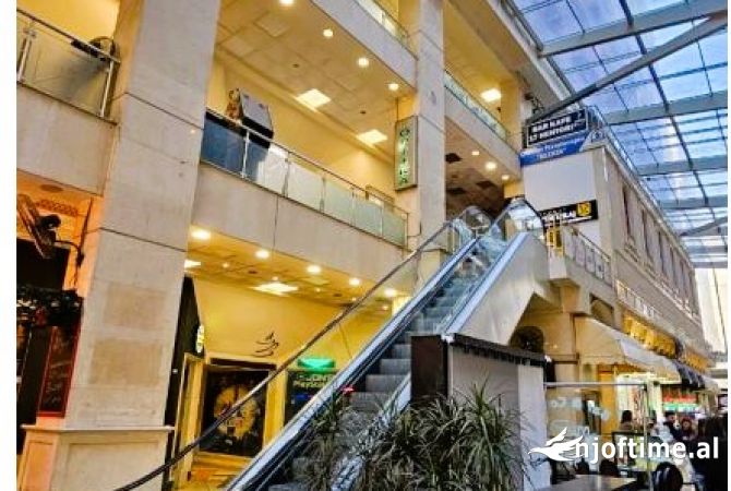 Ambiente Commerciale in Affitto 3+1 a Tirana - 600 Euro