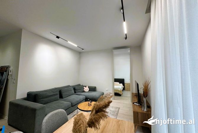 JAPIM ME QIRA APARTAMENT 1+1NE ASTIR!