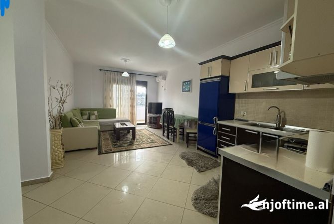 Apartament për Qira 2+1 + 2 tualete në Astir