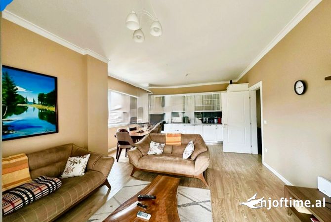 Apartament 2+1+2 Për Shitje në Liqeni i Thatë, Tiranë