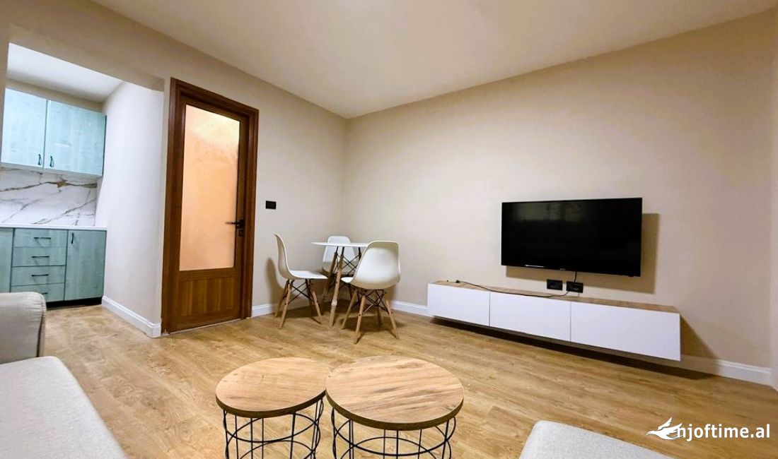 Shtepi me qera Apartament ne Tirane, 1+1, Mobilimi E mobiluar, Pagesa 350  Euro.