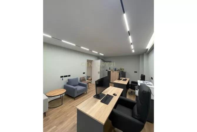 Business Property for Rent 3+1 in Tirana - 1,000 Euro
