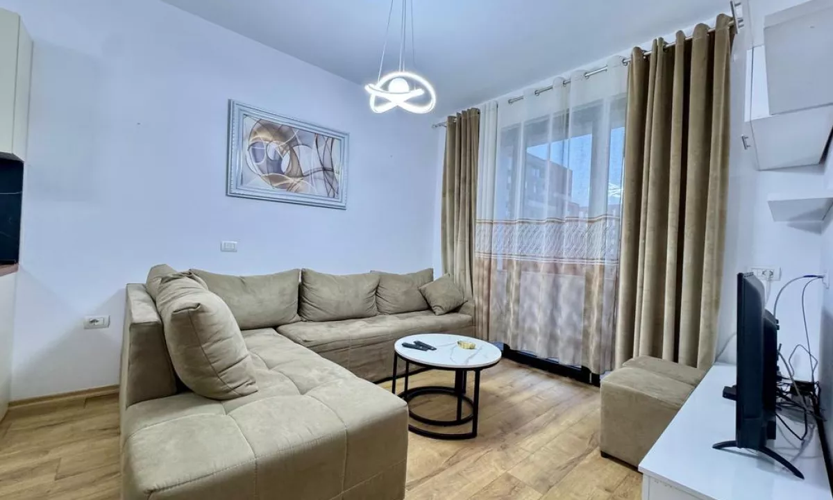 Shtepi ne shitje Apartament ne Tirane, 2+1, Mobilimi E mobiluar, Pagesa 160,000  Euro.