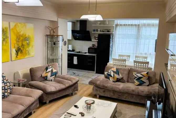 Shtepi ne shitje Apartament ne Tirane, 2+1, Mobilimi E mobiluar, Pagesa 377,000  Euro.