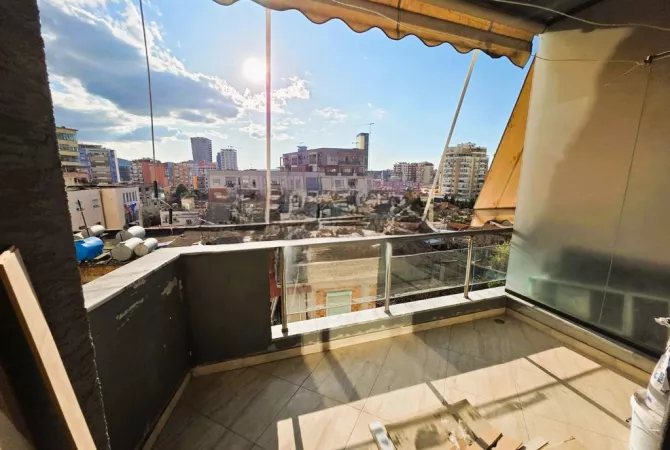 Shtepi ne shitje Apartament ne Tirane, 2+1, Mobilimi E mobiluar, Pagesa 179,000  Euro.