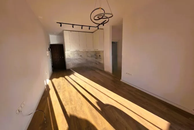 Shtepi ne shitje Apartament ne Tirane, 2+1, Mobilimi E mobiluar, Pagesa 179,000  Euro.