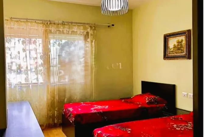 Shtepi ne shitje Apartament ne Tirane, 2+1, Mobilimi E mobiluar, Pagesa 155,000  Euro.