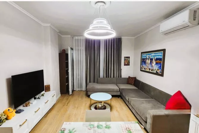 Shtepi ne shitje Apartament ne Tirane, 1+1, Mobilimi E mobiluar, Pagesa 130,000  Euro.