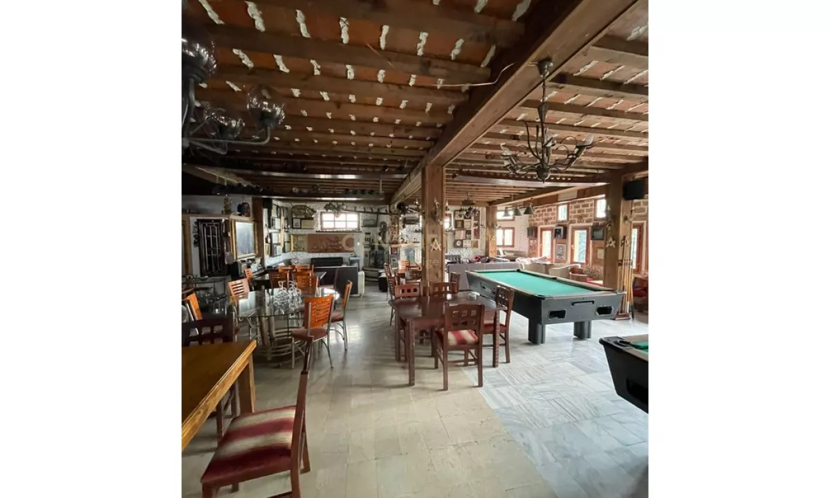 BAR-RESTORANT ME QIRA, VENDOSUR TEK RRETH-RROTULLIMI I SHKOZES!