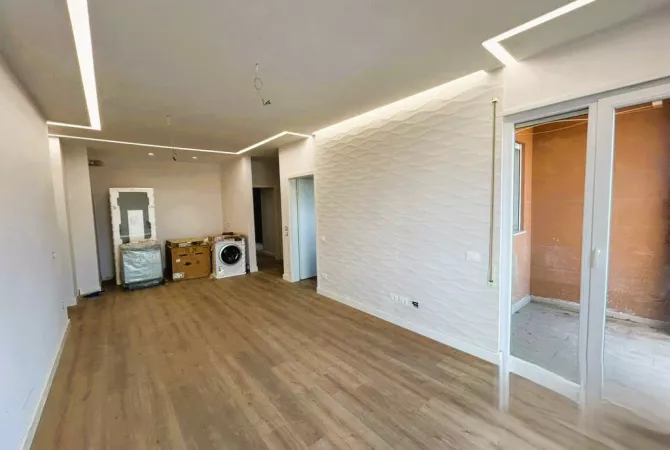 Shtepi ne shitje Apartament ne Tirane, 2+1, Mobilimi Bosh, pa mobiluar, Pagesa 273,000  Euro.