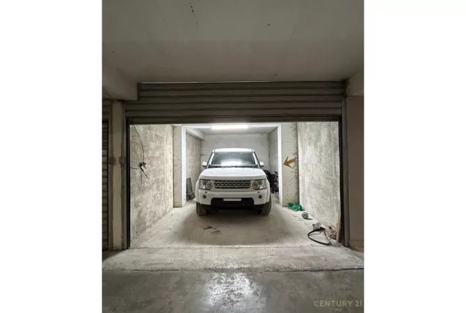 Shtepi ne shitje Apartament ne Tirane, 2+1, Mobilimi Bosh, pa mobiluar, Pagesa 273,000  Euro.