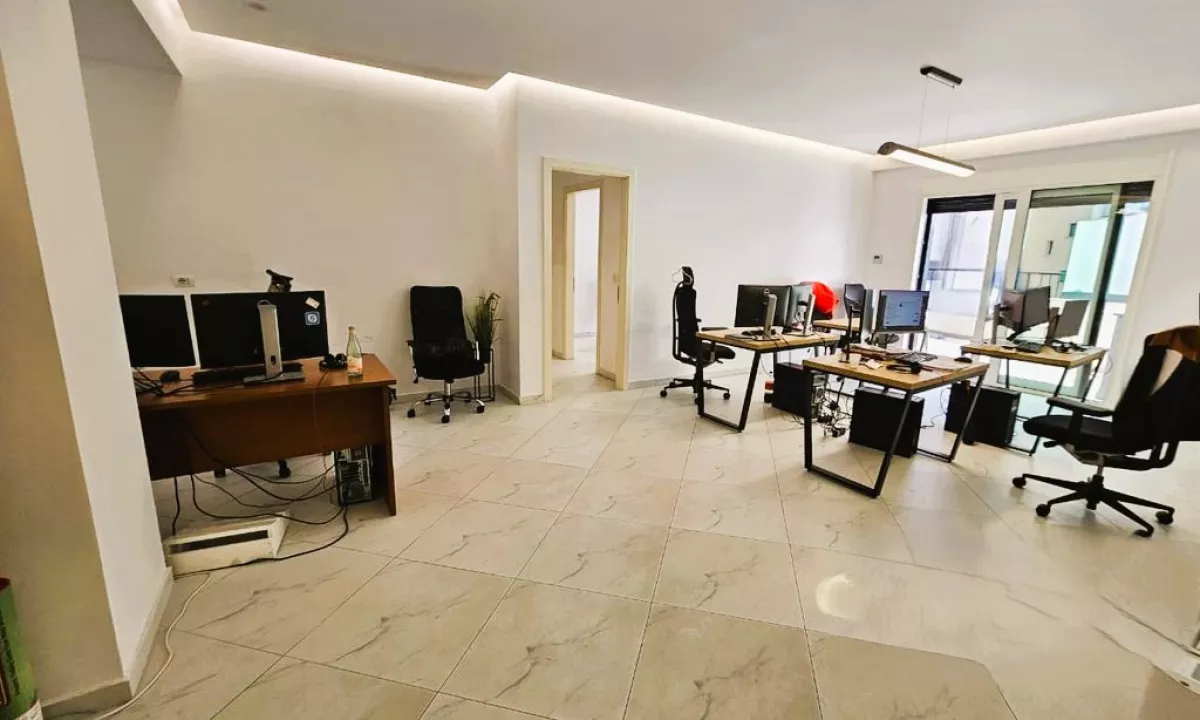 JEPET PER AMBIENT ZYRE PRANE RRUGES SE KOSOVAREVE