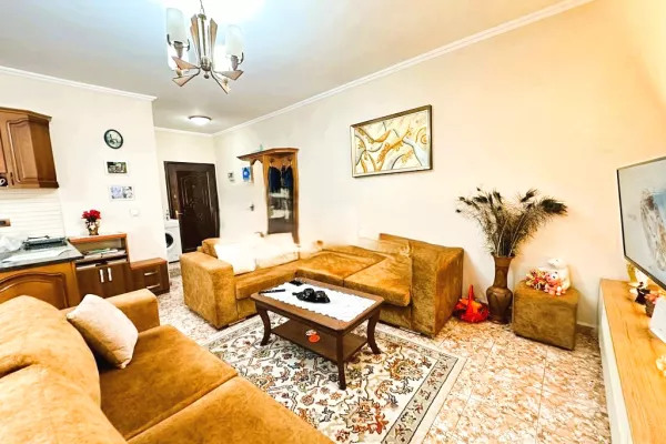 Shtepi ne shitje Apartament ne Tirane, 2+1, Mobilimi E mobiluar, Pagesa 150,000  Euro.