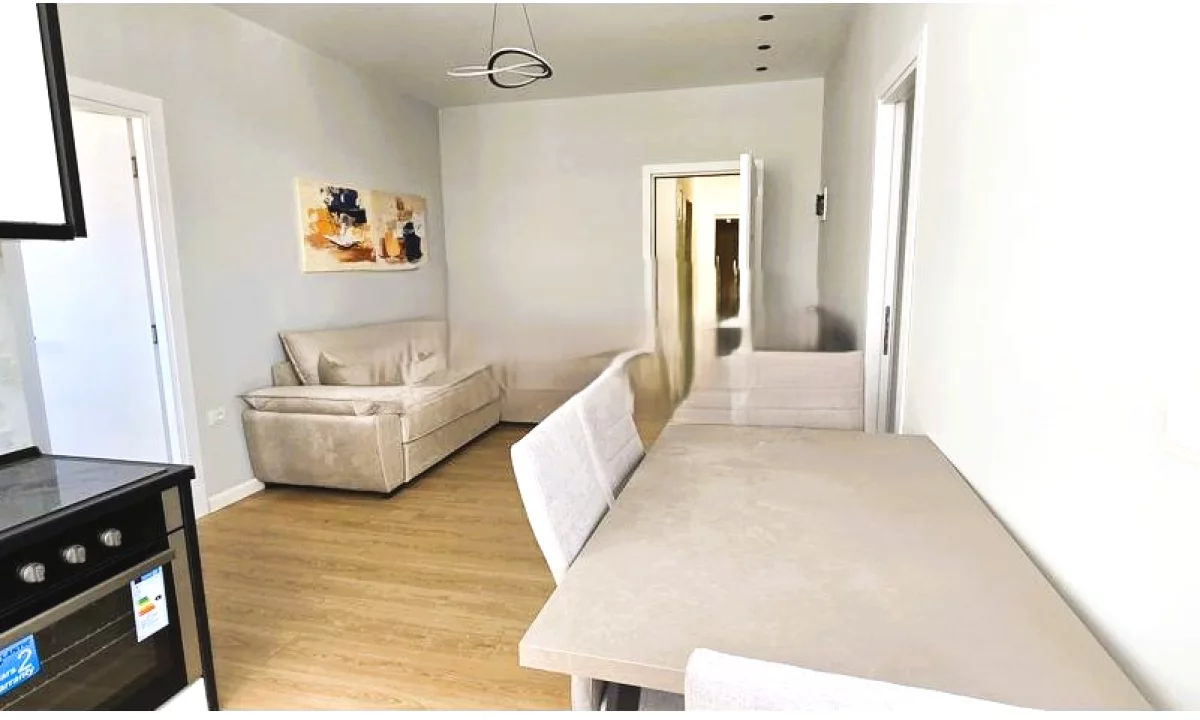 Shtepi ne shitje Apartament ne Tirane, 1+1, Mobilimi E mobiluar, Pagesa 107,000  Euro.