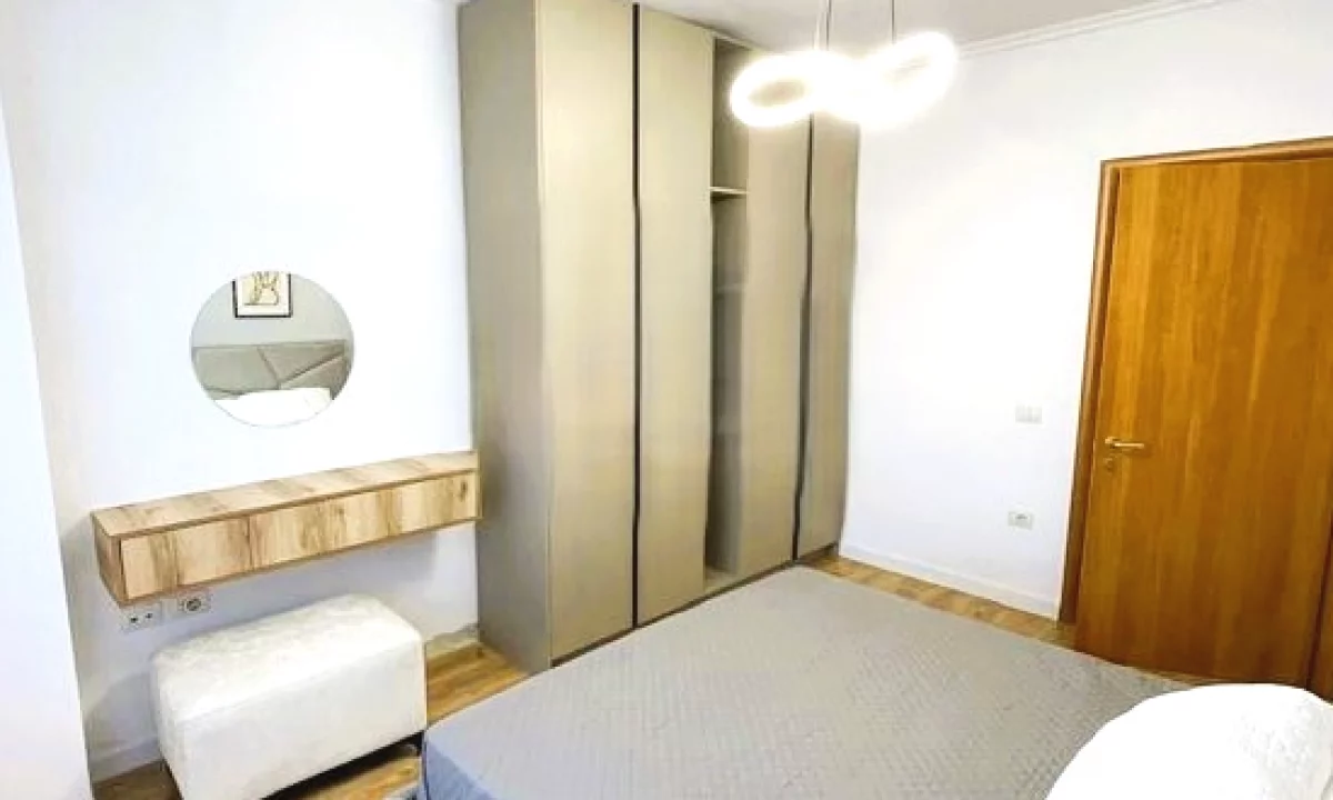 Shtepi ne shitje Apartament ne Tirane, 1+1, Mobilimi E mobiluar, Pagesa 109,000  Euro.