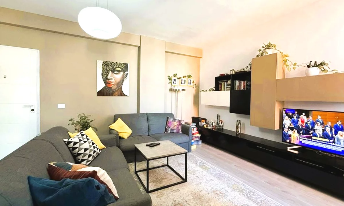 Shtepi me qera Apartament ne Tirane, 2+1, Mobilimi E mobiluar, Pagesa 550  Euro.