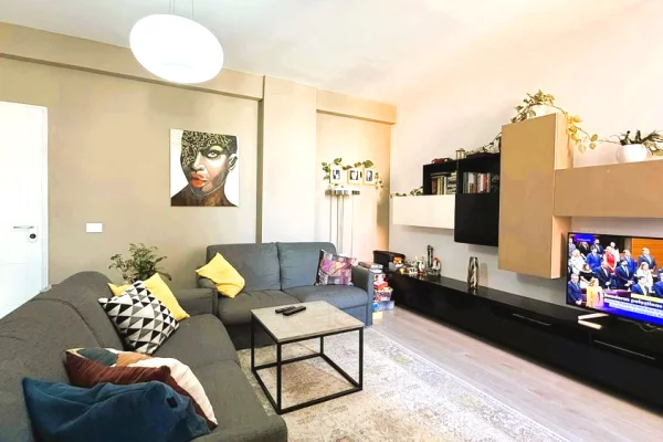Brryli, ofrohet për qira apartament 2+1
