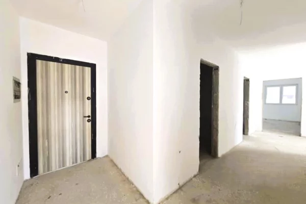 Business Property for Rent 3+1 in Tirana - 1,200 Euro