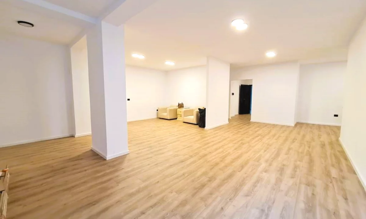 OFROJ PER QIRA AMBIENT PER ZYRA, PRANE QENDRES-TIRANE!