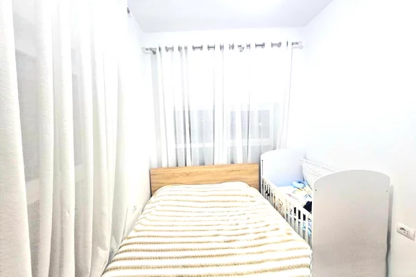 Shtepi ne shitje Apartament ne Tirane, 1+1, Mobilimi E mobiluar, Pagesa 106,000  Euro.