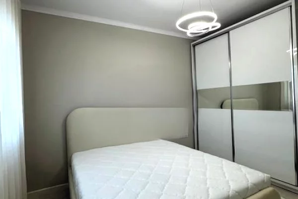 Shtepi ne shitje Apartament ne Tirane, 2+1, Mobilimi E mobiluar, Pagesa 155,000  Euro.