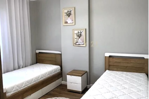 Shtepi ne shitje Apartament ne Tirane, 2+1, Mobilimi E mobiluar, Pagesa 143,000  Euro.
