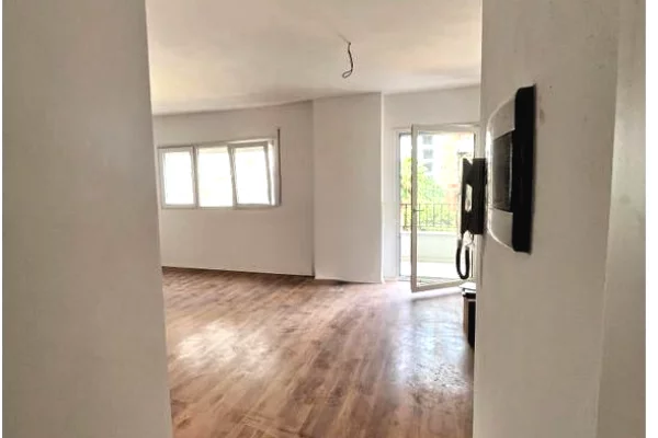 Business Property for Rent 3+1 in Tirana - 600 Euro