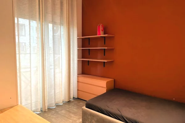 Shtepi ne shitje Apartament ne Tirane, 2+1, Mobilimi E mobiluar, Pagesa 165,000  Euro.