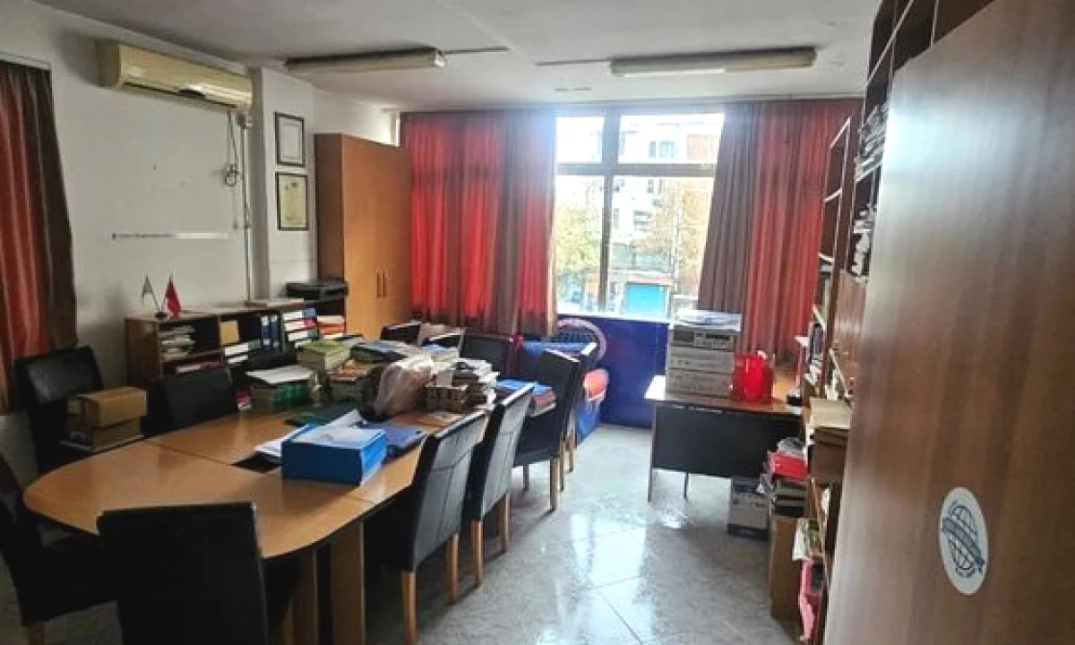 epet me qira ambient biznesi Rruga Bardhyl