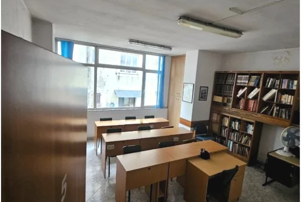 Business Property for Rent 3+1 in Tirana - 1,100 Euro