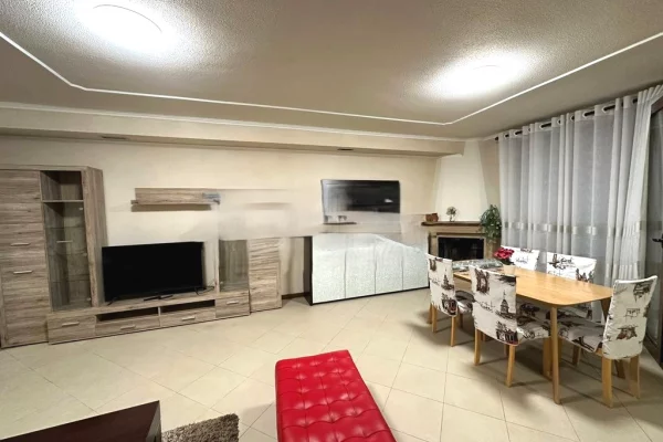 ISH EKSPOZITA, JAPIM ME QIRA APARTAMENT 3+1+2