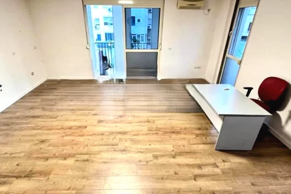Business Property for Rent 3+1 in Tirana - 850 Euro