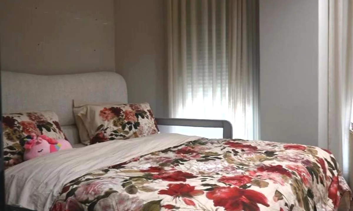 Shtepi ne shitje Apartament ne Tirane, 2+1, Mobilimi E mobiluar, Pagesa 450,000  Euro.