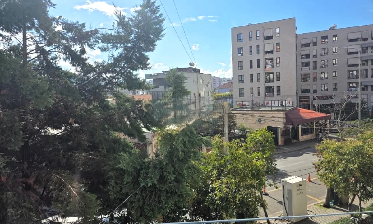 AMBIENT KOMERCIAL OPEN SPACE NE YZBERISH