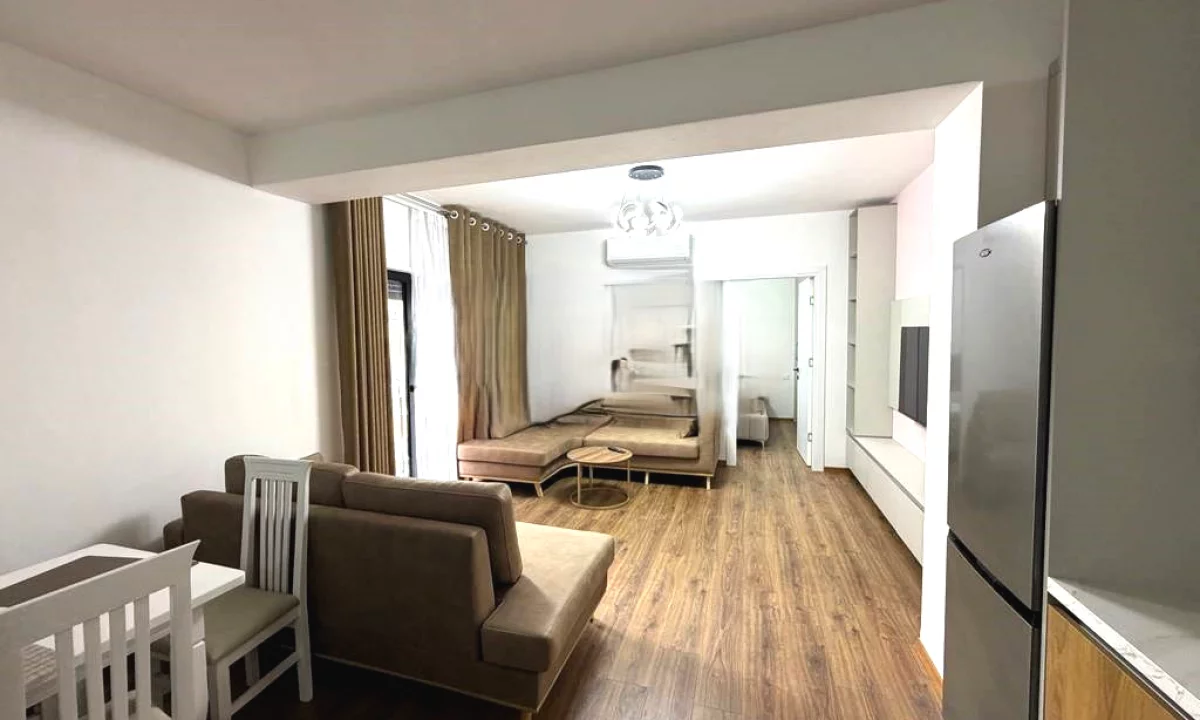 Shtepi me qera Apartament ne Tirane, 2+1, Mobilimi E mobiluar, Pagesa 800  Euro.