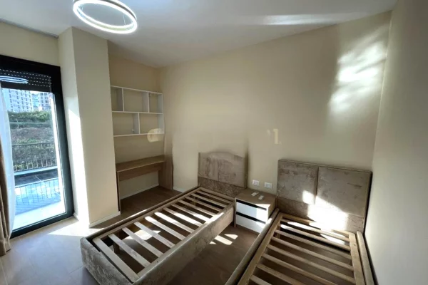 Shtepi me qera Apartament ne Tirane, 2+1, Mobilimi E mobiluar, Pagesa 1,300  Euro.