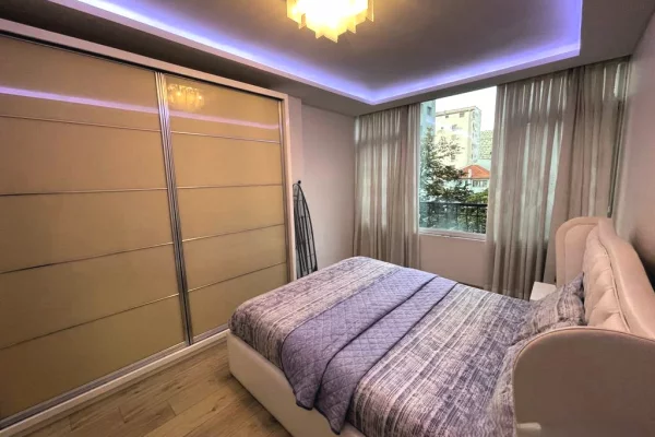 Shtepi me qera Apartament ne Tirane, 2+1, Mobilimi E mobiluar, Pagesa 1,300  Euro.