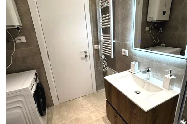 Shtepi me qera Apartament ne Tirane, 1+1, Mobilimi E mobiluar, Pagesa 850  Euro.