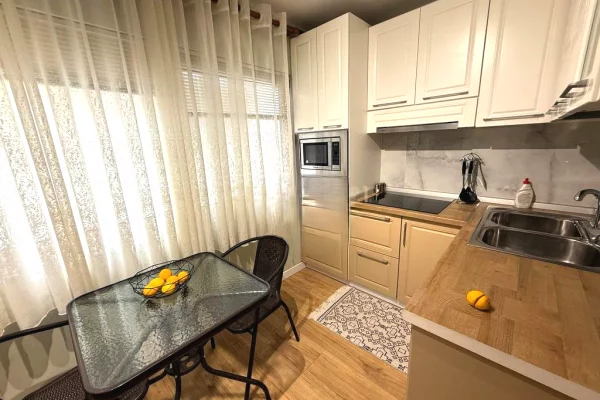 Shtepi me qera Apartament ne Tirane, 2+1, Mobilimi E mobiluar, Pagesa 600  Euro.
