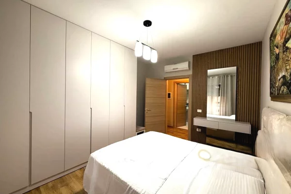 Shtepi me qera Apartament ne Tirane, 2+1, Mobilimi E mobiluar, Pagesa 1,200  Euro.