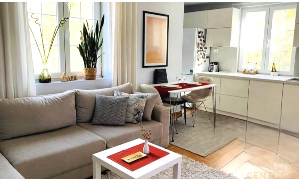 Shtepi me qera Apartament ne Tirane, 2+1, Mobilimi E mobiluar, Pagesa 650  Euro.