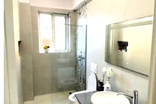 Shtepi me qera Apartament ne Tirane, 2+1, Mobilimi E mobiluar, Pagesa 650  Euro.