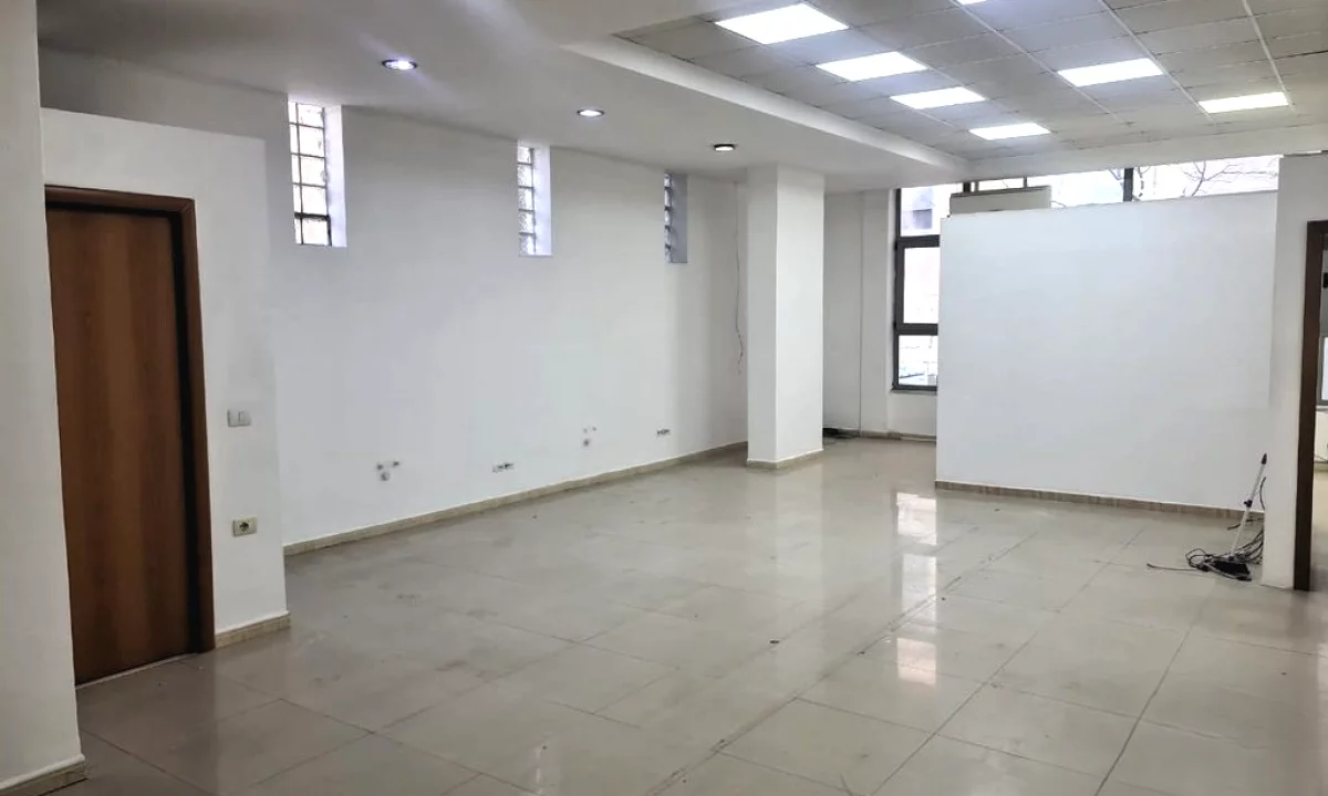 ZYRE ME QIRA TEK RR.KAVAJES