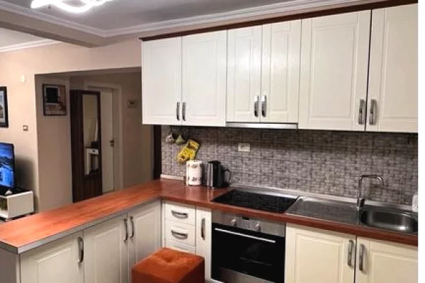 Shtepi ne shitje Apartament ne Tirane, 2+1, Mobilimi E mobiluar, Pagesa 169,000  Euro.