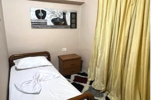 Shtepi ne shitje Apartament ne Tirane, 2+1, Mobilimi E mobiluar, Pagesa 169,000  Euro.