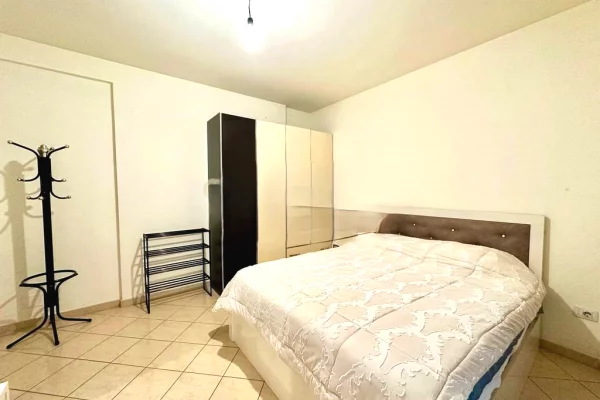 Shtepi me qera Apartament ne Tirane, 2+1, Mobilimi E mobiluar, Pagesa 600  Euro.