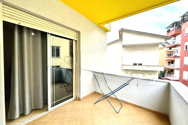 Shtepi me qera Apartament ne Tirane, 2+1, Mobilimi E mobiluar, Pagesa 600  Euro.