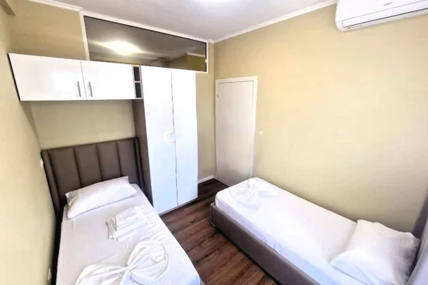 Shtepi me qera Apartament ne Tirane, 2+1, Mobilimi E mobiluar, Pagesa 700  Euro.