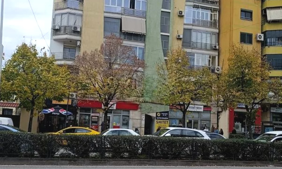 Shtepi ne shitje Apartament ne Tirane, 2+1, Mobilimi Bosh, pa mobiluar, Pagesa 258,000  Euro.