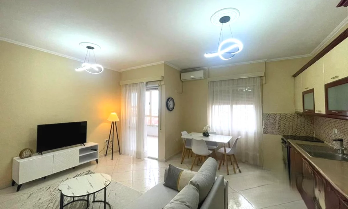 Shtepi me qera Apartament ne Tirane, 1+1, Mobilimi E mobiluar, Pagesa 550  Euro.